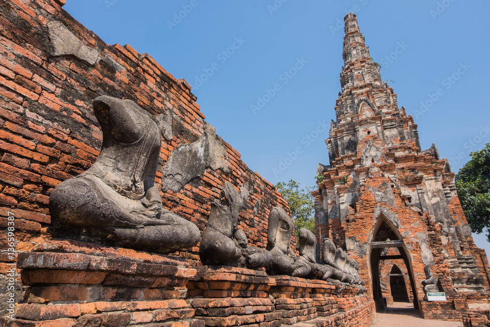 Ruined ancient Buddha at Wat Chaiwatthanaram, the historical Par