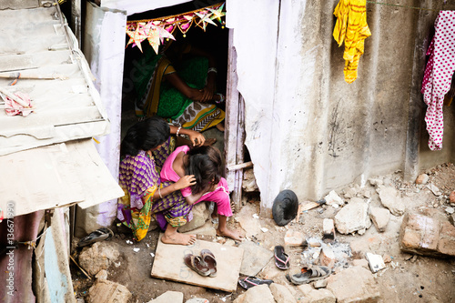Photos Indian Family in a Slum