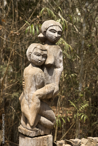 Statue de la fertilit     Parc National de Kirindy   Madagascar