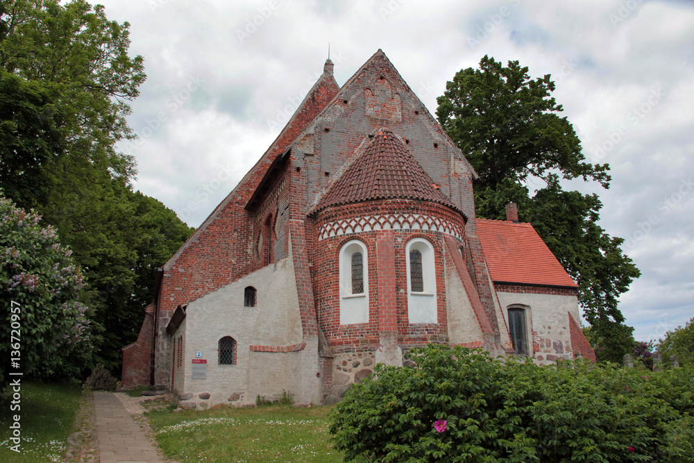 Die Kirche in Altenkirchen auf Rügen.4
