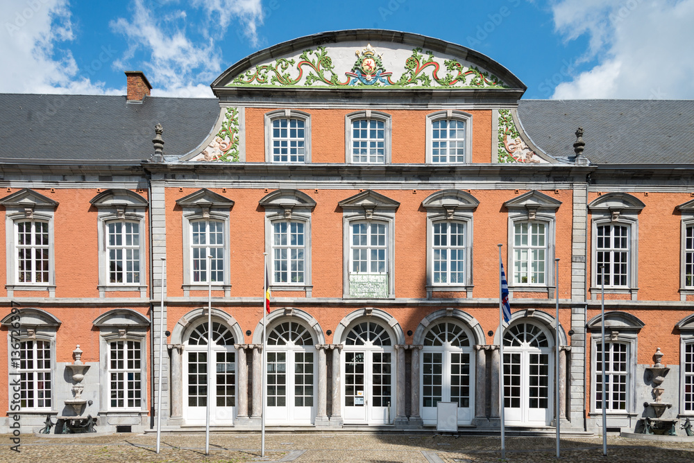 Ecole de musique de Saint-Hubert en Belgique. Magnifique façade de ce bâtiment public.