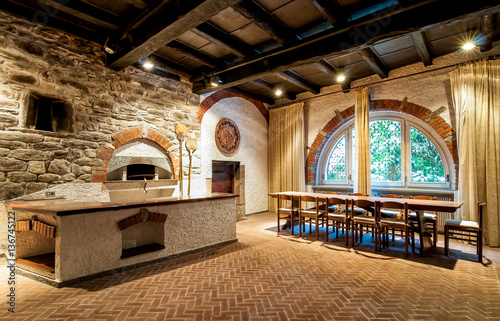 Εκτύπωση καμβά Interior of an old tavern with old pizza oven.