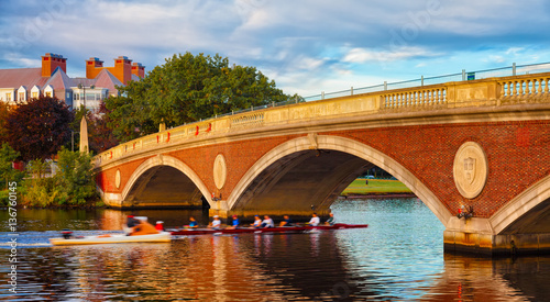Tablou canvas Harvard University scull team rowing practice