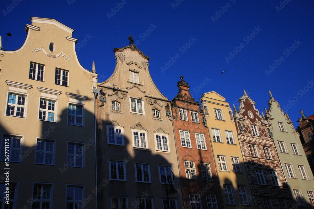façades typiques sur la place du marché  Gdansk