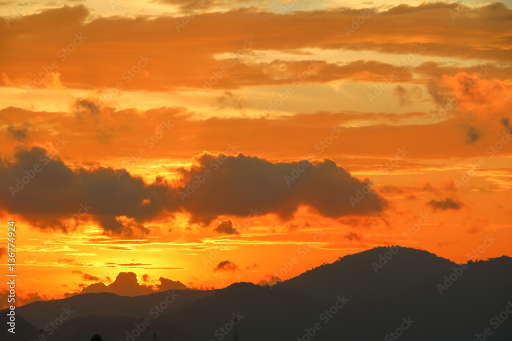 Obraz premium sky in sunset and cloud beautiful colorful evening nature