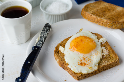toast with egg sunny side up