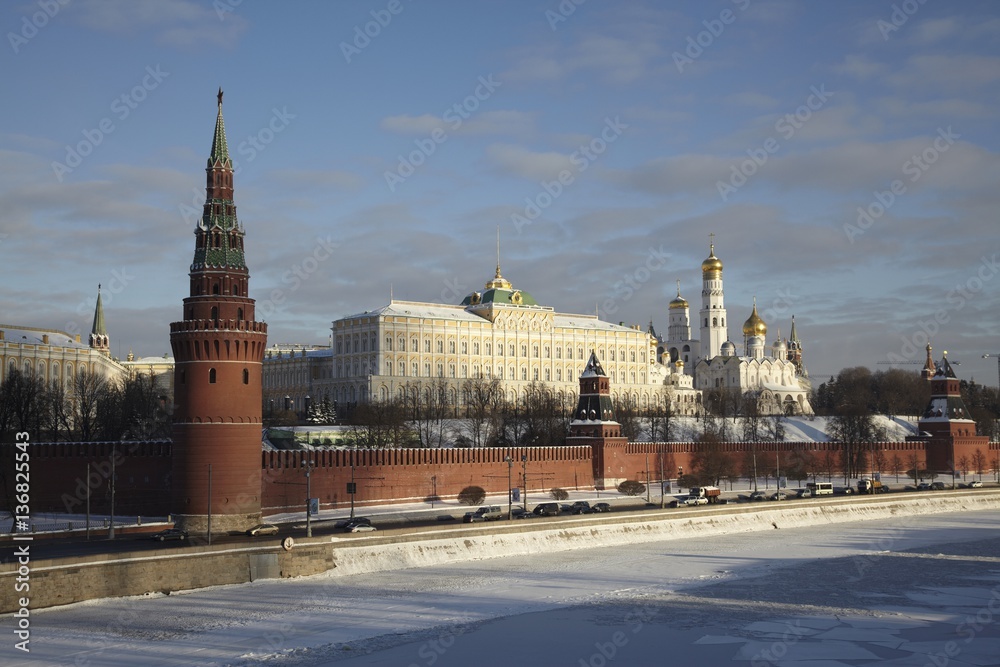 Obraz premium Russia. Moscow. View at Kremlin from Big Stone Bridge