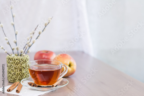 Черный чай, пряности, яблоки и верба