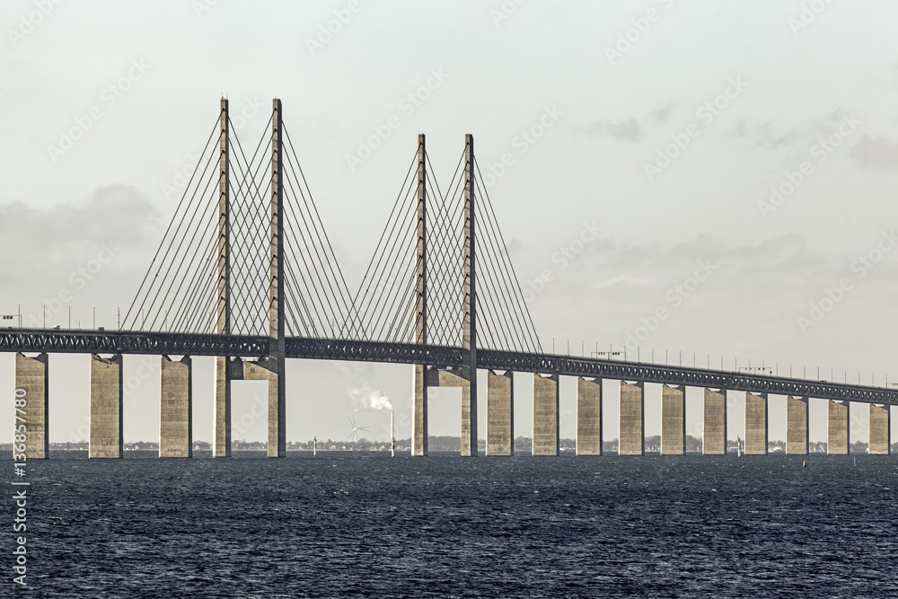 Obraz premium Öresundsbron mellan Malmö i Sverige och Köpenhamn i Danmark