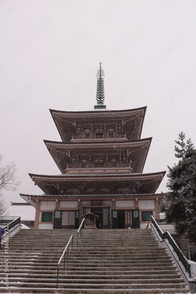 custom made wallpaper toronto digital雪が降るお寺の三重塔/雪降るお寺の境内の風景
