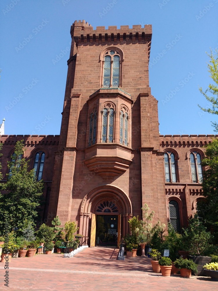Smithsonian Smithsonian