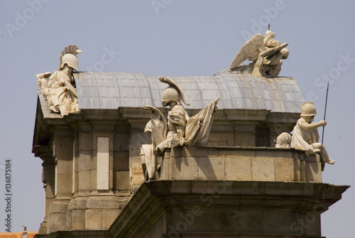 Esculturas del Monumento de la Puerta de Alcalá