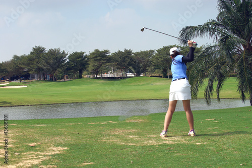 Wallpaper Mural Women's golf is a sport that requires endurance. Torontodigital.ca