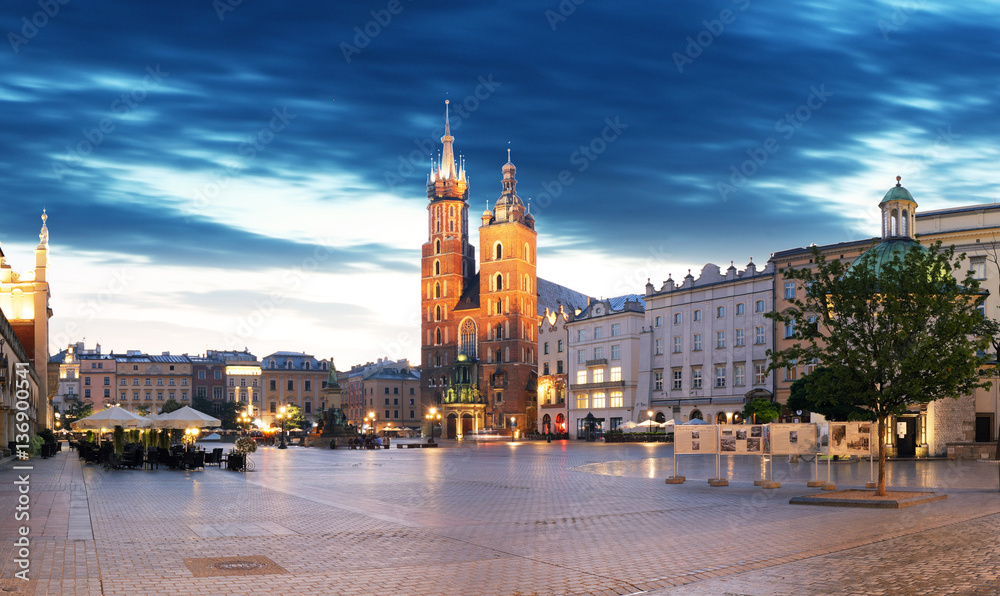 Fototapeta premium Krakow Market Square, Poland at night