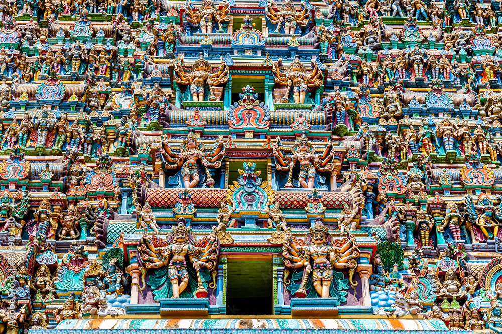Colorful Hindu temple, Menakshi Temple, Madurai, Tamil Nadu, Ind