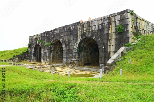 胡朝の城塞　南門内側