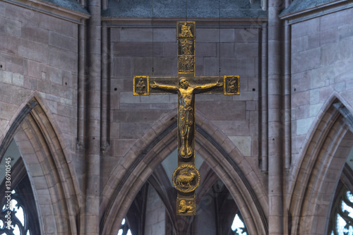 Kreuz im Münster von Freiburg, Deutschland