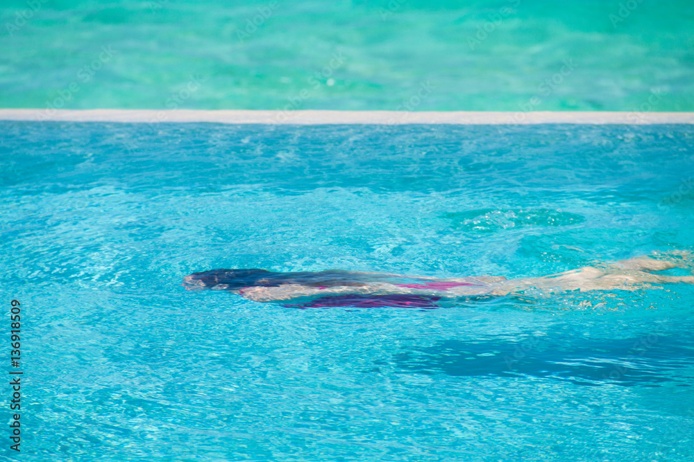 Obraz premium Girl under water