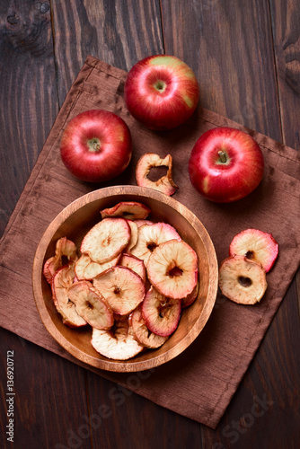 Baked apples chips