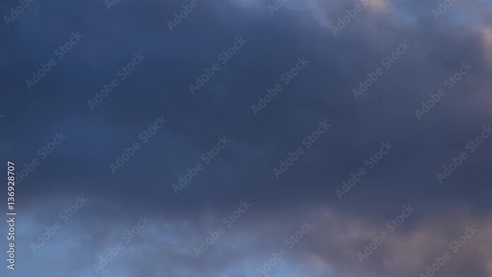 Timelaps: Abendhimmel mit ziehenden Wolken Timelaps: Abendhimmel mit ziehenden Wolken