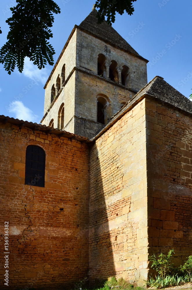 Eglise St-Léon-sur-Vézère, Dordogne France