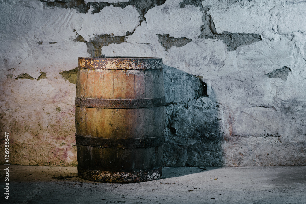 Fototapeta premium old oak barrel