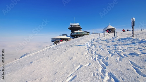 Fototapeta Naklejka Na Ścianę i Meble -  Schneekoppe im Winter - mountain Sniezka in winter