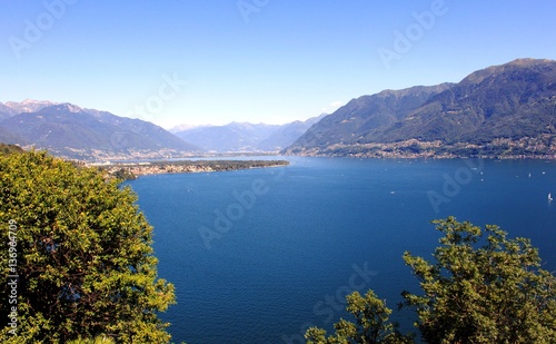 Blick auf den Lago Maggiore © andtam1