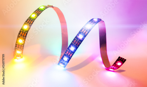 LED Strip mit Regenbogenfarben