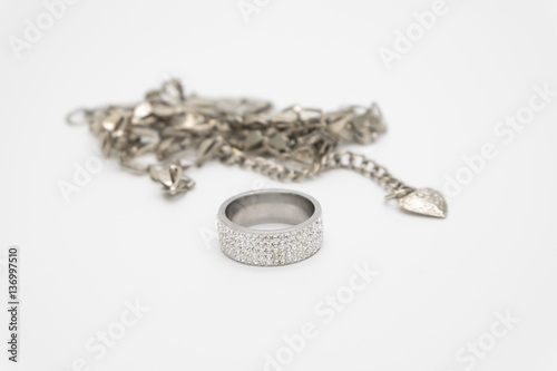 кольца с бриллиантами на помолвку свадьбу рождение ребенка