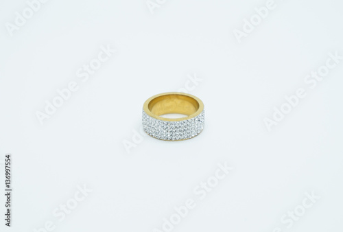 кольца с бриллиантами на помолвку свадьбу рождение ребенка
