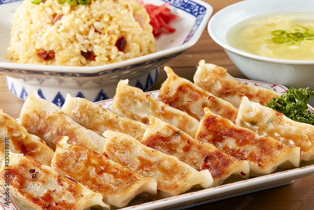 Φωτογραφία 餃子・炒飯・かきたまスープ