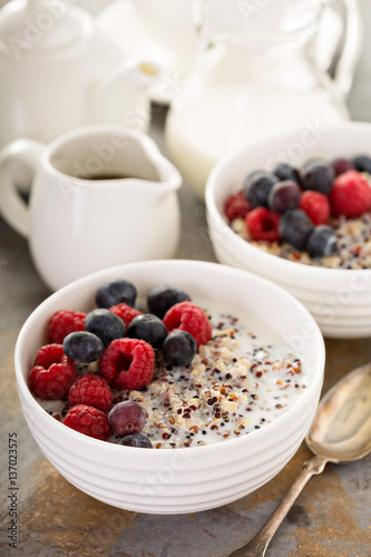 Quinoa porridge with raspberry and blueberry