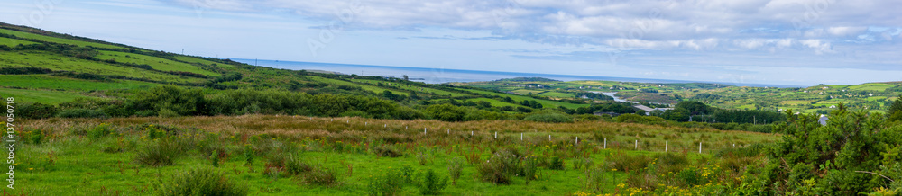 Panorama: Irische Landschaft im Sommer Panorama: Irische Landschaft im Sommer
