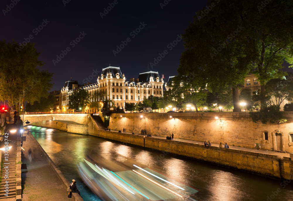 in the evening on the Sena river in Paris