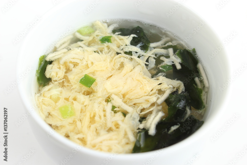 お湯を注いだ乾燥スープ お湯を注いだ乾燥スープ