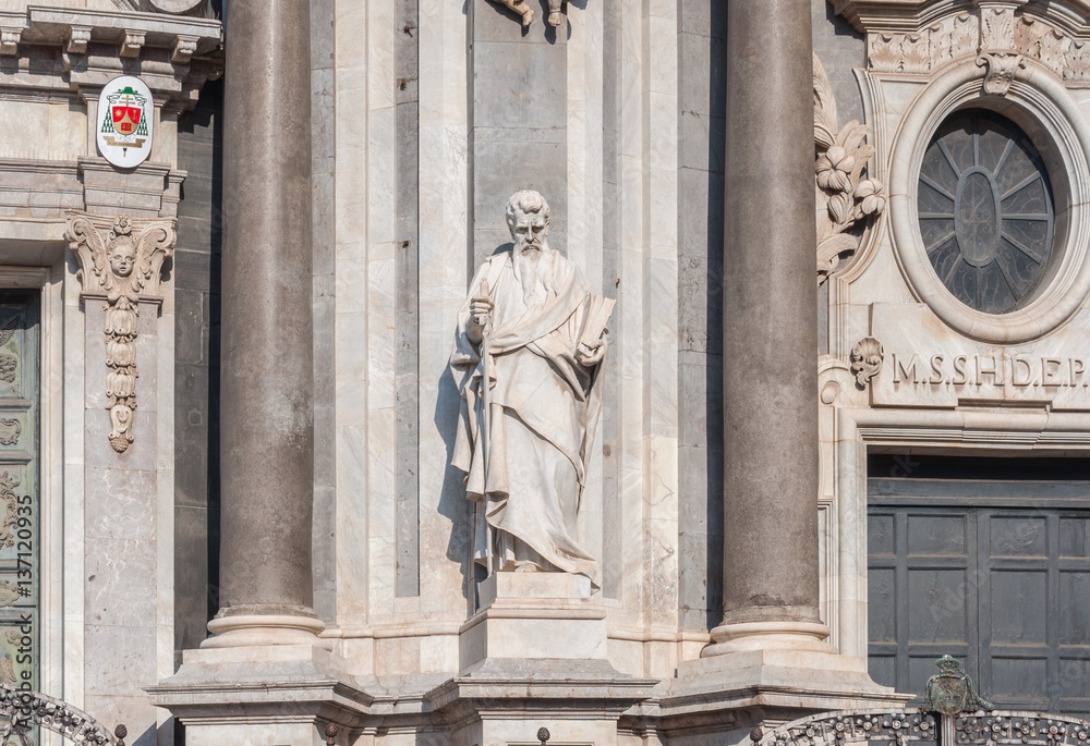 Fototapeta premium View facade and statue of the Cathedral of Saint Agatha in Catania
