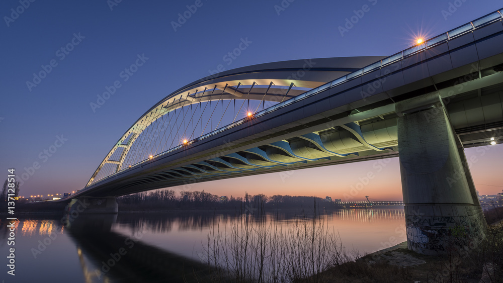 Obraz premium Apollo Bridge, Bratislava