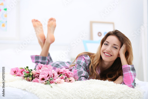 Young cheerful woman with b...