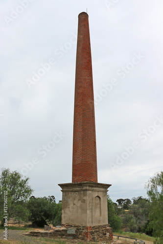 Maldon’s 30 metre high Beehive Mine Chimney (1863) is a remnant of the mine which yielded 210,000 ounces of gold from a shaft 396 metres deep
