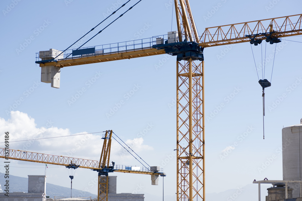 equipment for the building elements of a building under construction