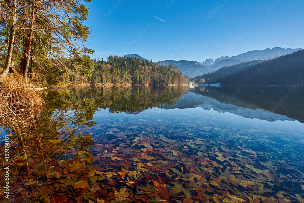 Naklejka premium Hechtsee bei Kufstein im Herbst