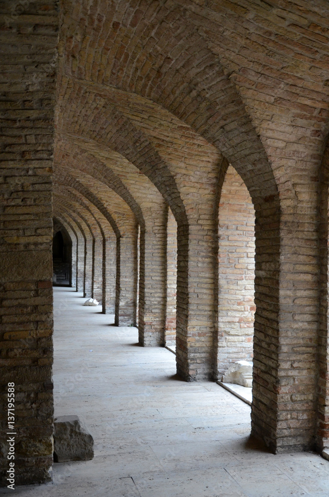 Obraz premium beautiful bricked arches in an old building
