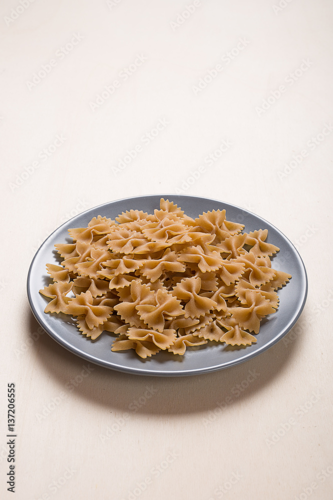 pasta fusilli e farlalle pasta fusilli e farlalle