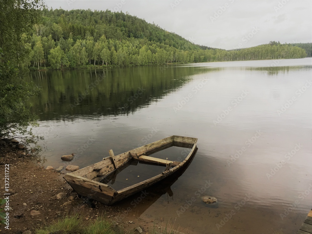 Boot auf einem See in Schweden