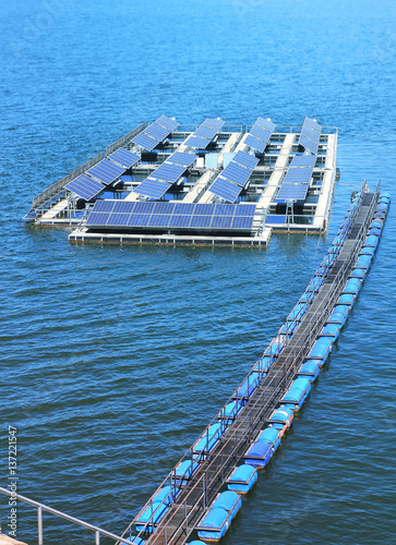 Solar cell generator or solar panel, an alternative power generation floating on water space