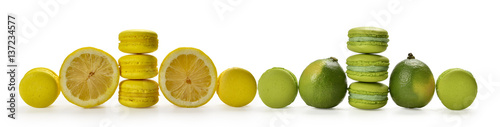 Obraz na plátně Macaroons al gusto di lime e limone