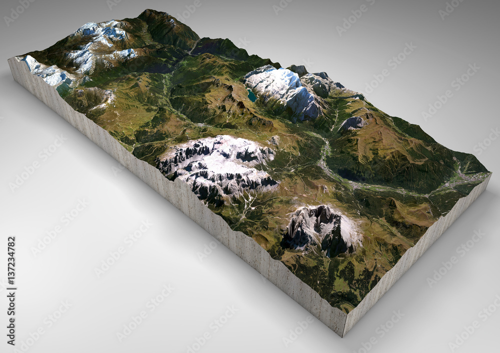 Sezione terreno, Canazei, Val di Fassa, Trentino Alto Adige, Italia. Montagne e colline, vette delle Dolomiti, Sassolungo, Marmolada, Gruppo del Sella. Turismo alpino