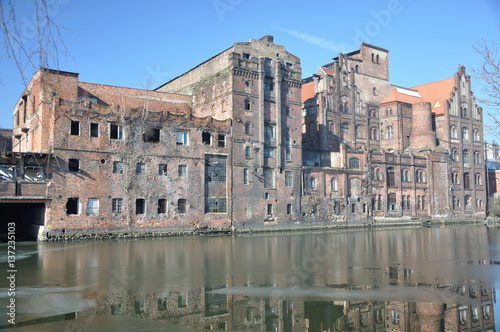 Szczecin - niszczejące budynki "Szczecińskiej Wenecji"