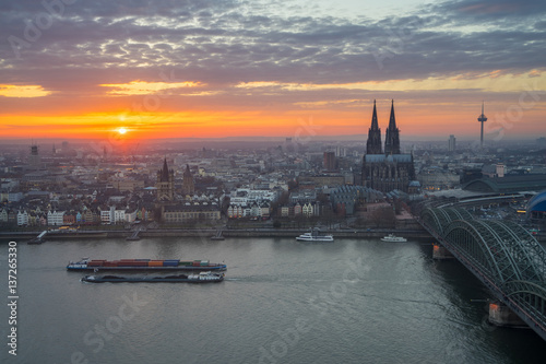 Köln bei Sonnenuntergang © shamm